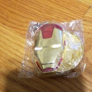 2 keychain, 1 captain America  1 iron man